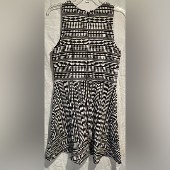 Loft Black and White Sleeveless Dress Size 10 - Picture 2 of 3